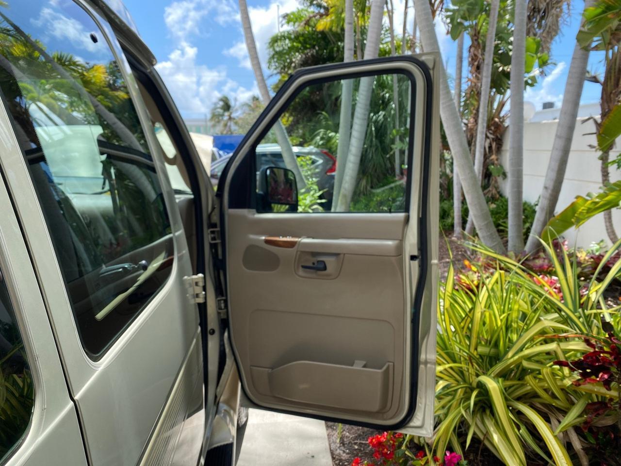 2004 Ford Econoline HIGH TOP CONVERSION VAN 1 OWNER LOW MILES 37,883 Pompano Beach FL