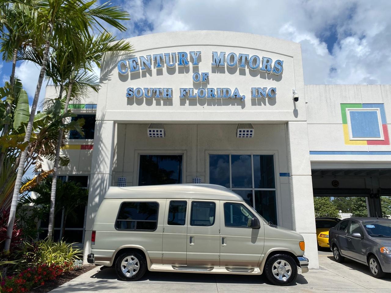 2004 Ford E-Series E-150 Van's photo