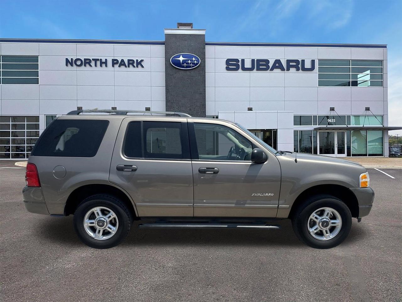 2004 Ford Explorer XLT