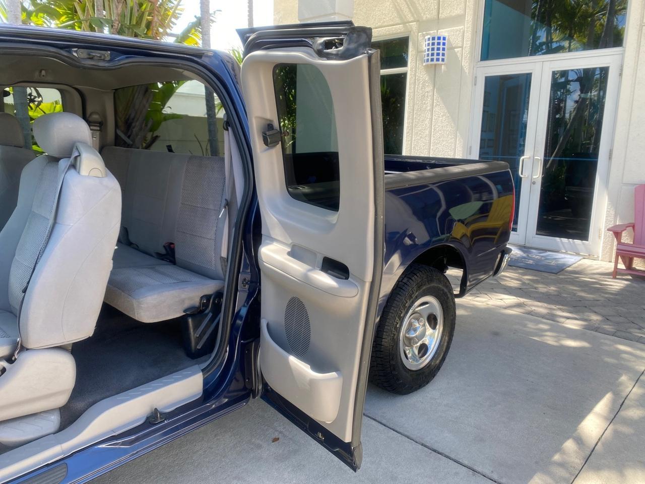 2004 Ford F-150 Heritage XLT LOW MILES 41,911 1 OWNER Pompano Beach FL