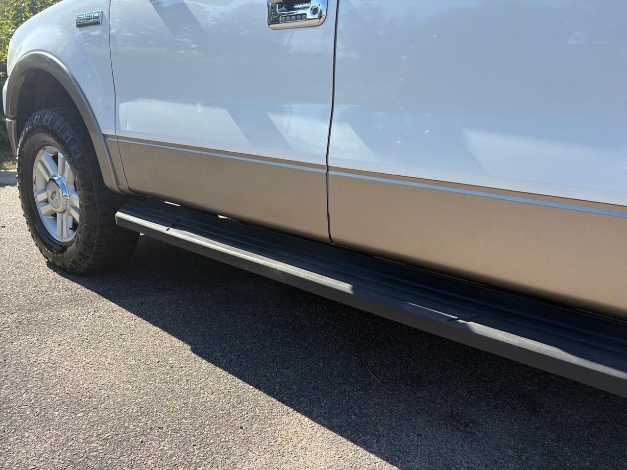 2004 Ford F-150 XLT, RUNNING BOARDS, TOW PACKAGE, REAR POWER SLIDING WINDOW, SUNROOF, SYNC BLUETOOTH, POWER SEATS, TINTED WINDOWS, CLEAN CARFAX, LOW MILES, THIS TRUCK IS STILL READY TO RIDE! Virginia Beach VA
