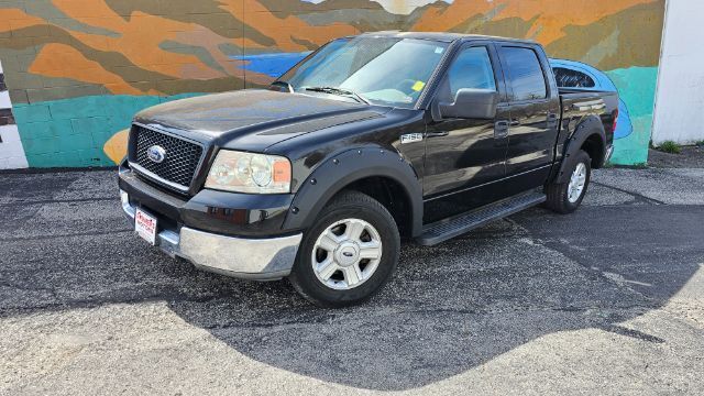 2004 Ford F-150 XLT SuperCrew 2WD