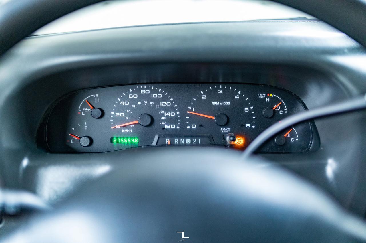 2004 Ford F-350 4x4 Crew Cab XLT Deck Dually Red Deer AB