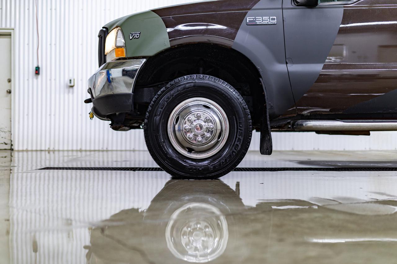 2004 Ford F-350 4x4 Crew Cab XLT Deck Dually Red Deer AB