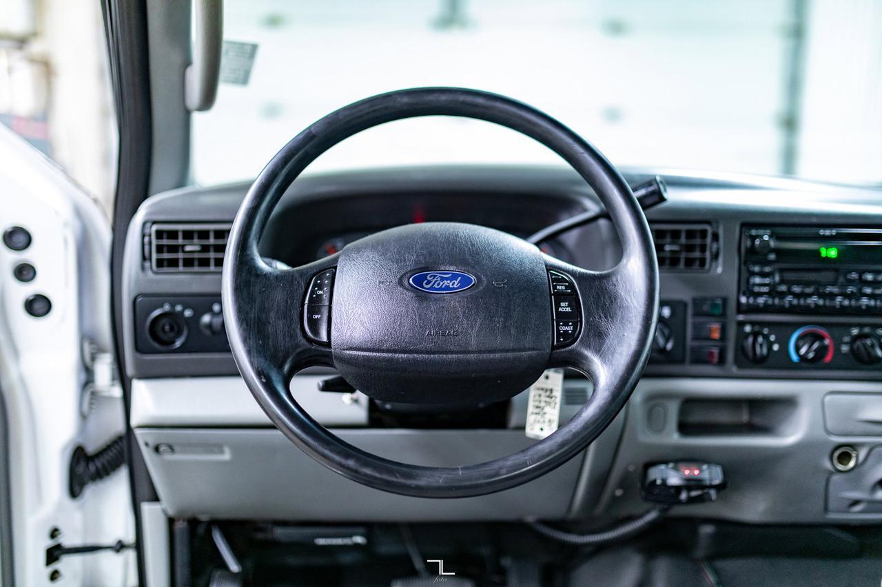 2004 Ford F-350 4x4 Crew Cab XLT Deck Dually Red Deer AB