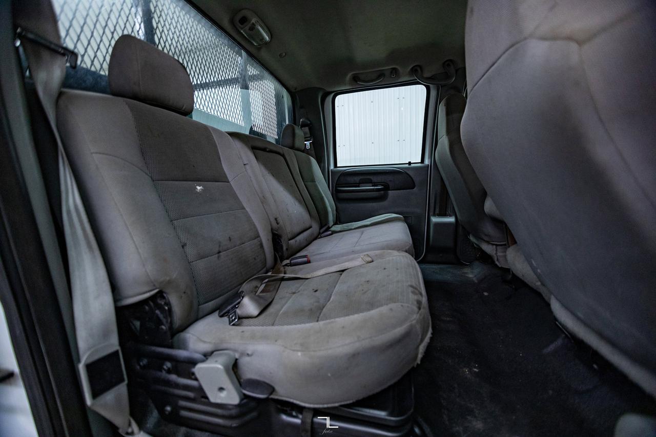 2004 Ford F-350 4x4 Crew Cab XLT Deck Dually Red Deer AB