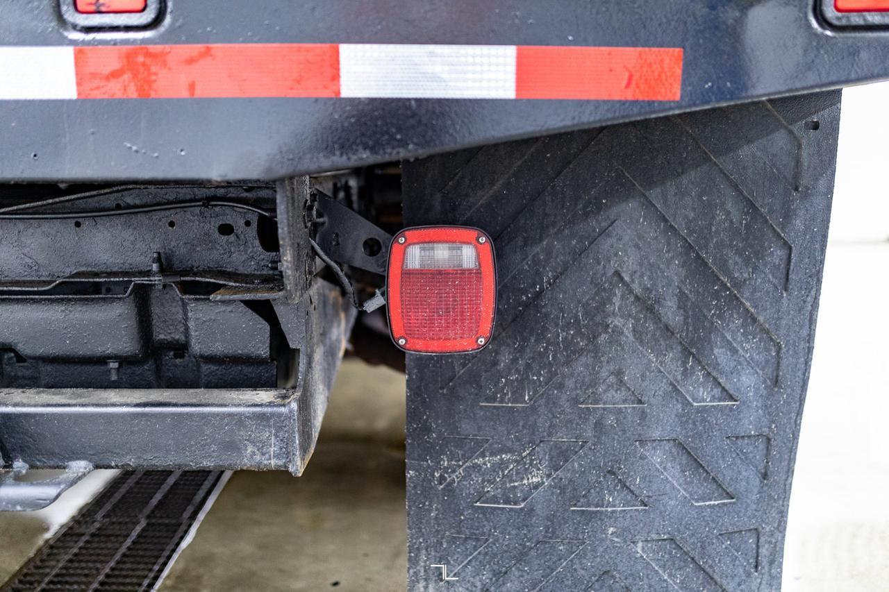 2004 Ford F-350 4x4 Crew Cab XLT Deck Dually Red Deer AB