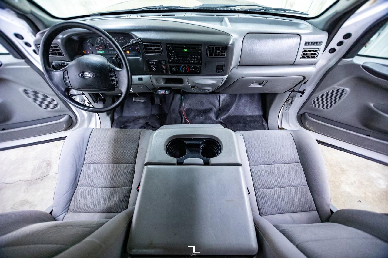 2004 Ford F-350 4x4 Crew Cab XLT Deck Dually Red Deer AB