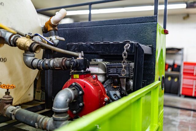 2004 Ford F-350 4x4 Crew Cab XLT Service Red Deer AB