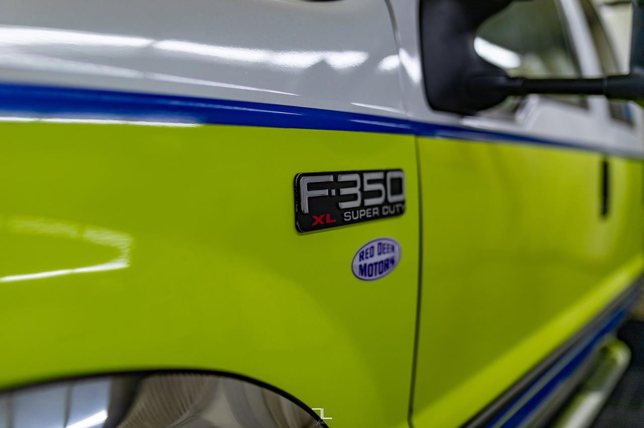2004 Ford F-350 4x4 Crew Cab XLT Service Red Deer AB