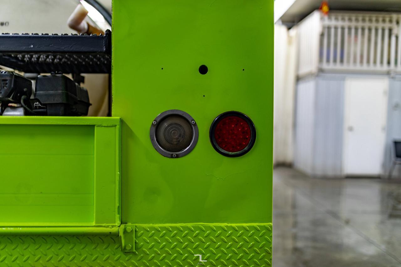 2004 Ford F-350 4x4 Crew Cab XLT Service Red Deer AB