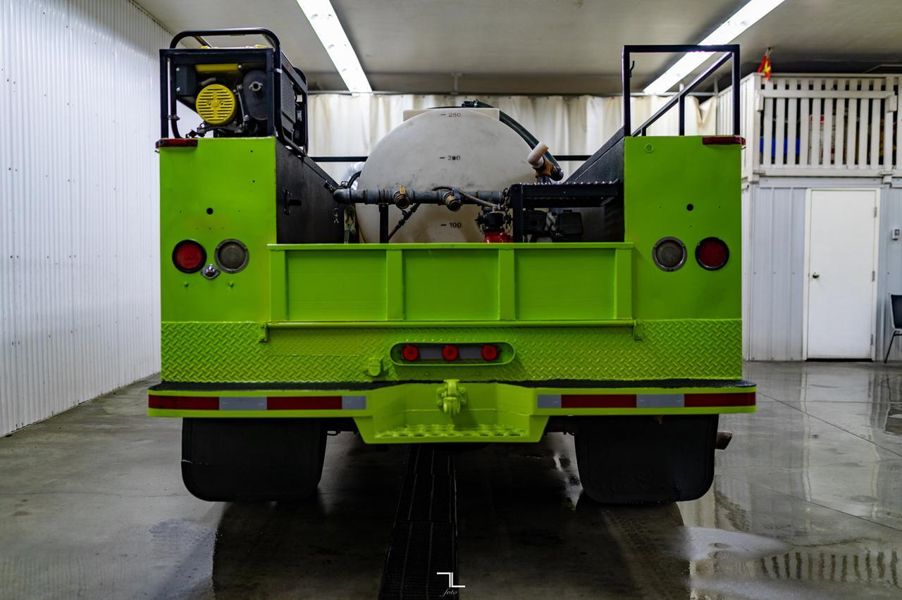 2004 Ford F-350 4x4 Crew Cab XLT Service Red Deer AB