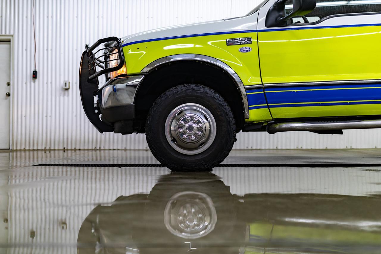 2004 Ford F-350 4x4 Crew Cab XLT Service Red Deer AB