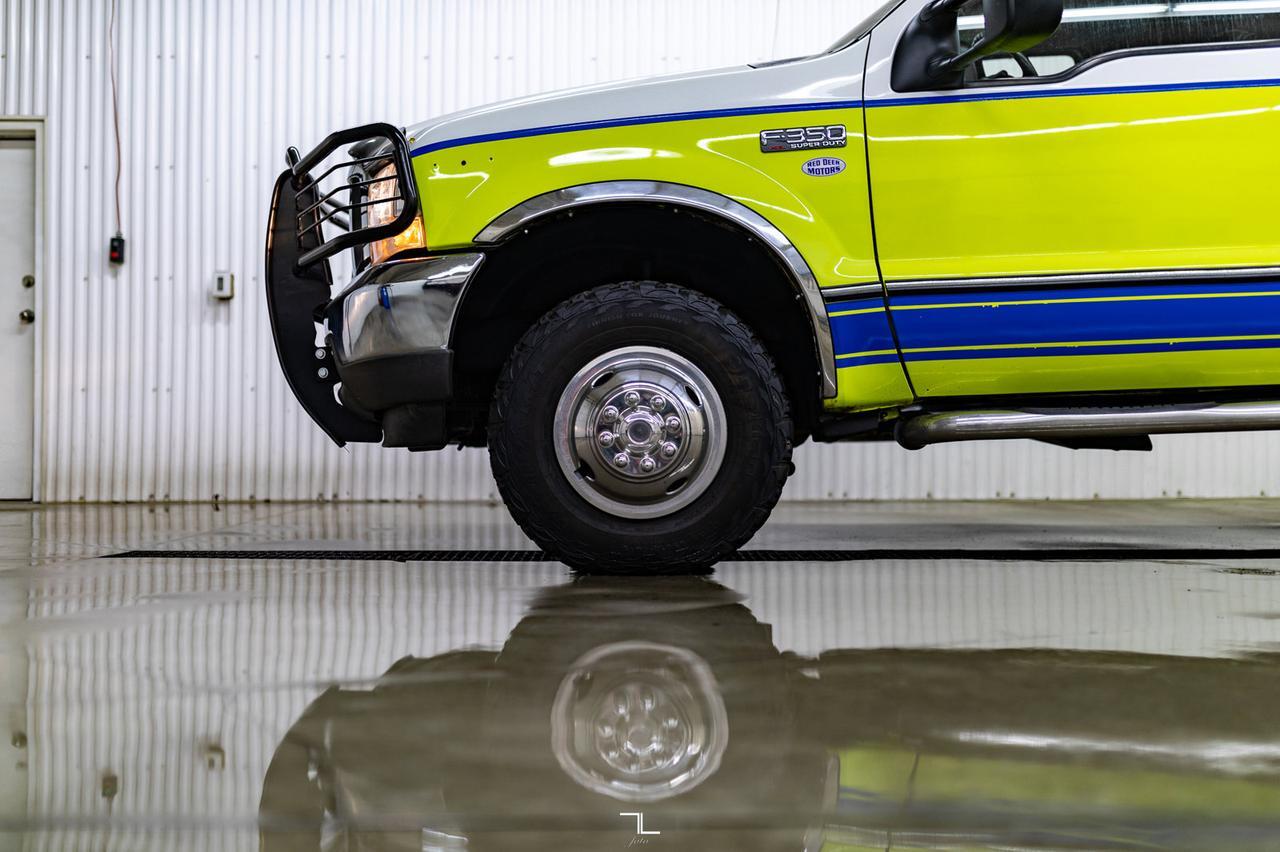 2004 Ford F-350 4x4 Crew Cab XLT Service Red Deer AB