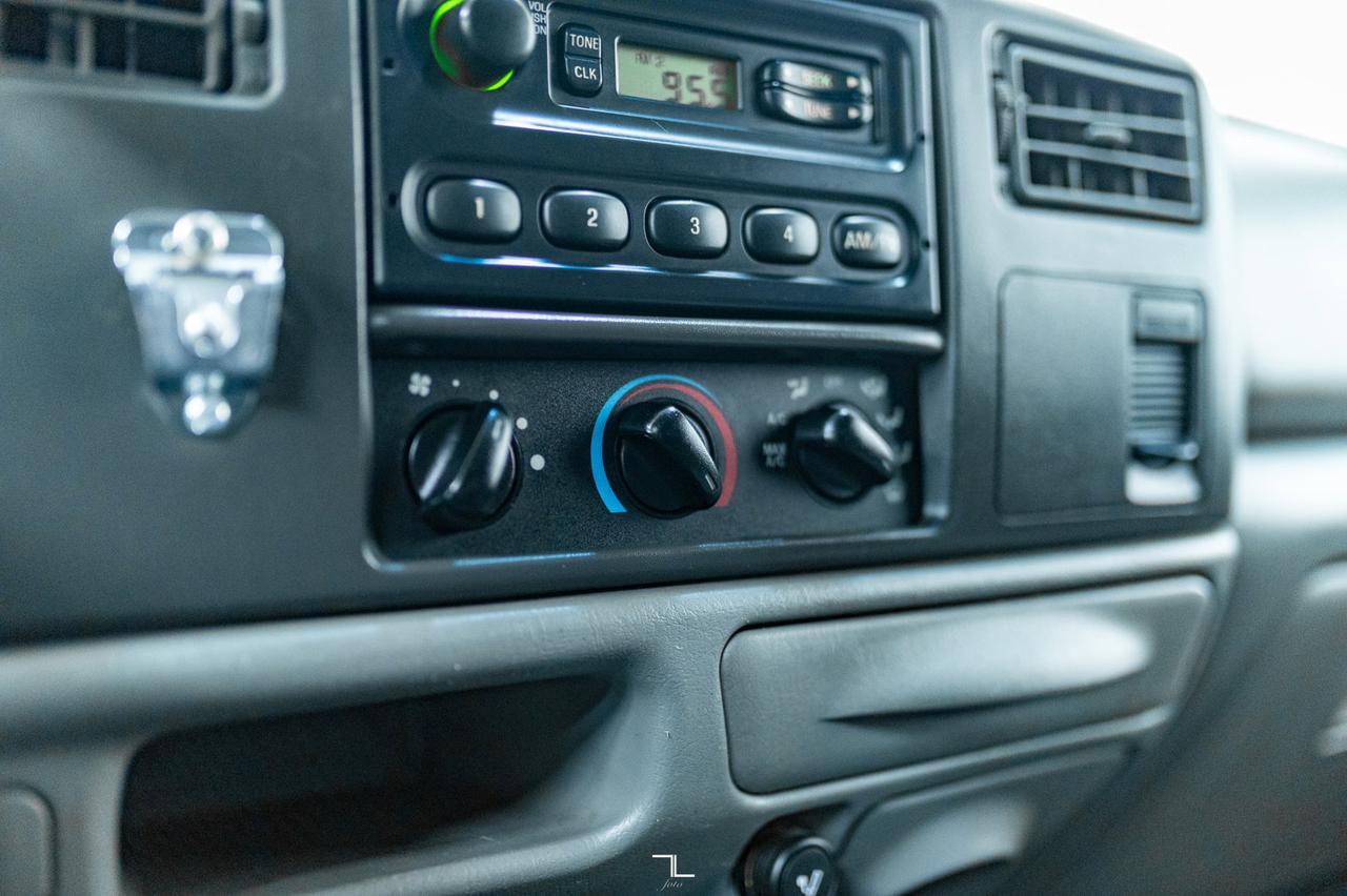 2004 Ford F-350 4x4 Crew Cab XLT Service Red Deer AB