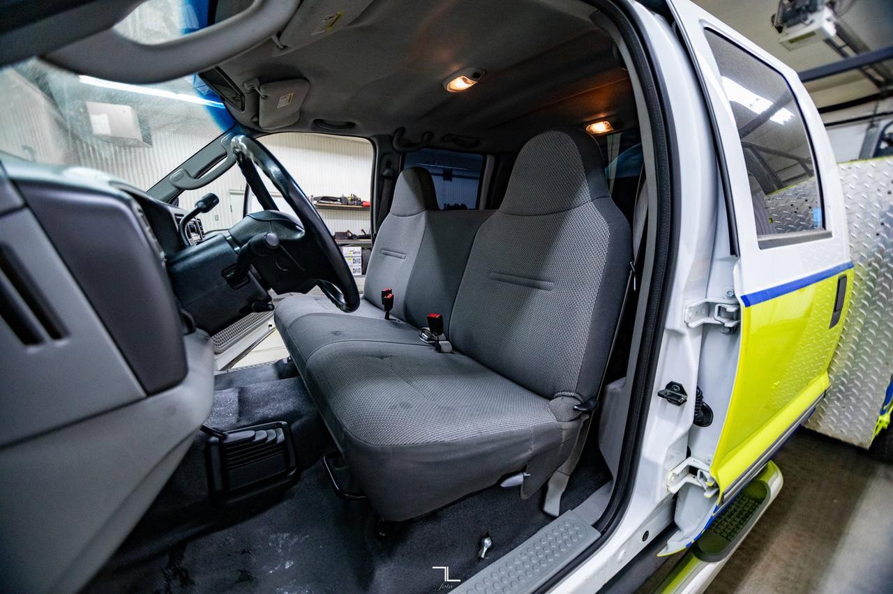 2004 Ford F-350 4x4 Crew Cab XLT Service Red Deer AB