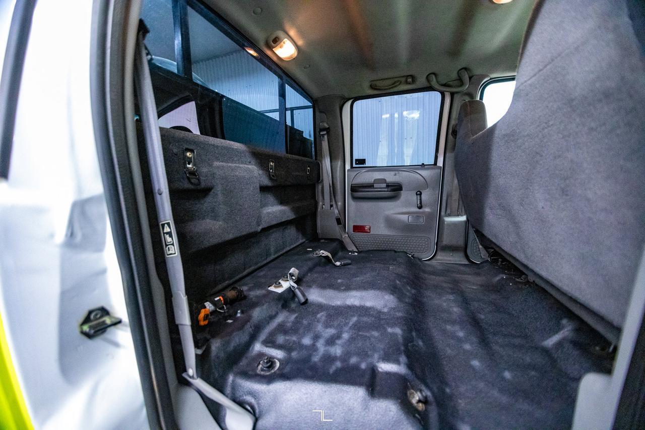 2004 Ford F-350 4x4 Crew Cab XLT Service Red Deer AB