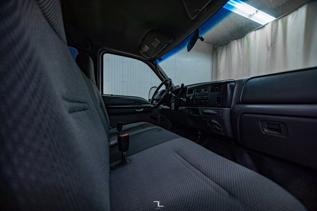 2004 Ford F-350 4x4 Crew Cab XLT Service Red Deer AB