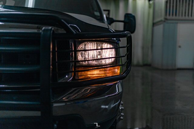 2004 Ford F-350 4x4 Crew Cab XLT Service Red Deer AB