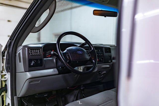 2004 Ford F-350 4x4 Crew Cab XLT Service Red Deer AB