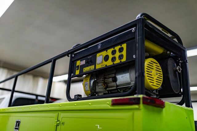 2004 Ford F-350 4x4 Crew Cab XLT Service Red Deer AB