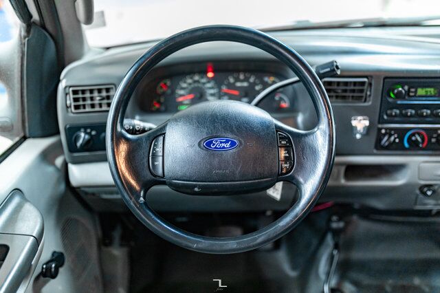 2004 Ford F-350 4x4 Crew Cab XLT Service Red Deer AB