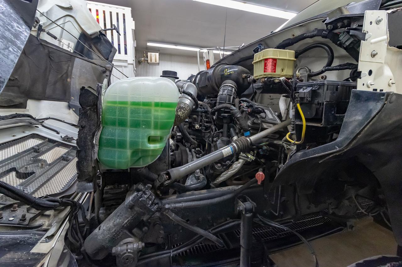 2004 Ford F-650 4x2 Reg Cab XL Proloader DRW Diesel Red Deer AB