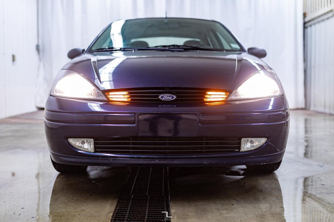 2004 Ford Focus ZTS Sedan Roof Red Deer AB