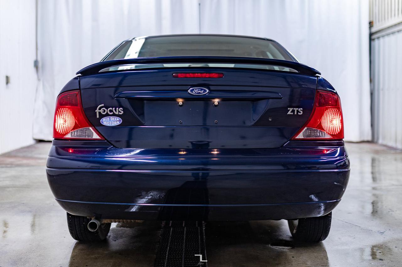 2004 Ford Focus ZTS Sedan Roof Red Deer AB