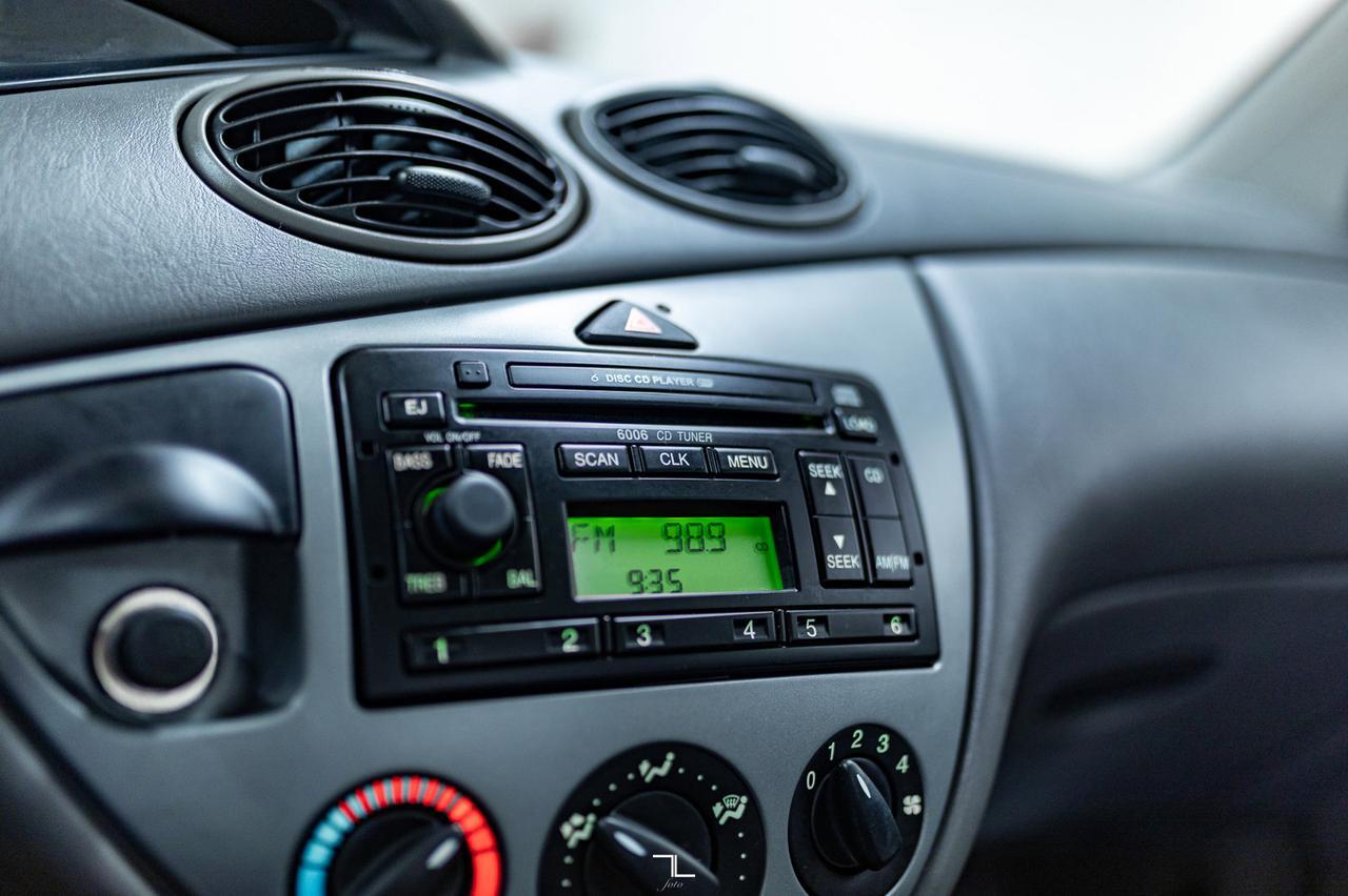 2004 Ford Focus ZTS Sedan Roof Red Deer AB