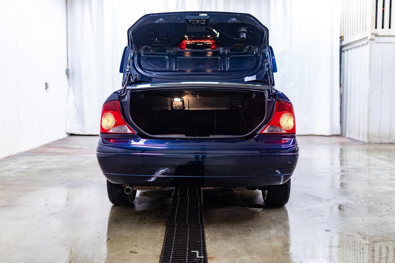 2004 Ford Focus ZTS Sedan Roof Red Deer AB