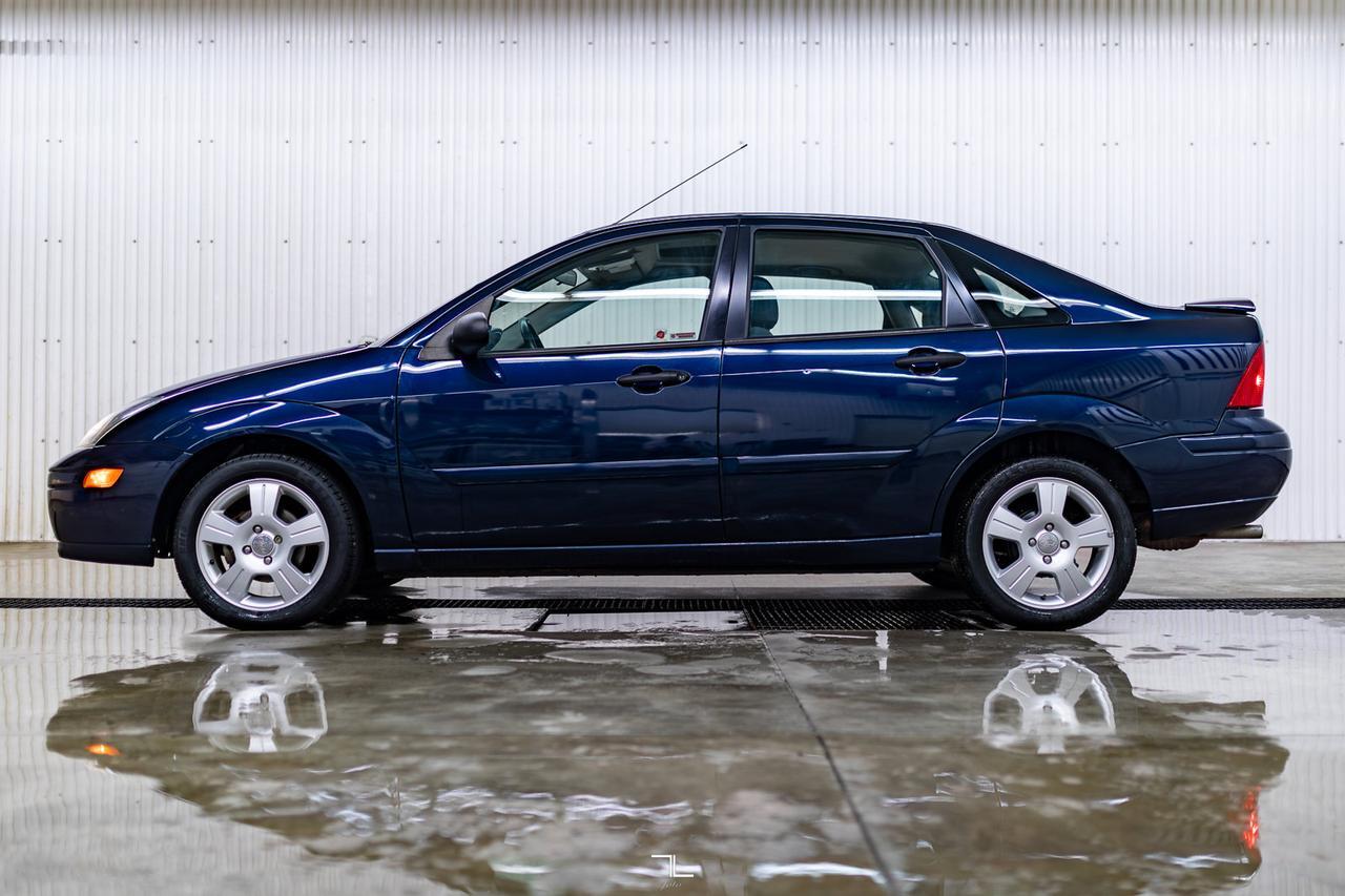 2004 Ford Focus ZTS Sedan Roof Red Deer AB