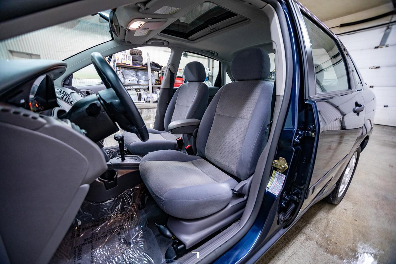 2004 Ford Focus ZTS Sedan Roof Red Deer AB