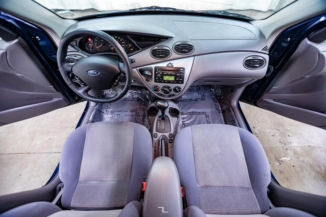 2004 Ford Focus ZTS Sedan Roof Red Deer AB