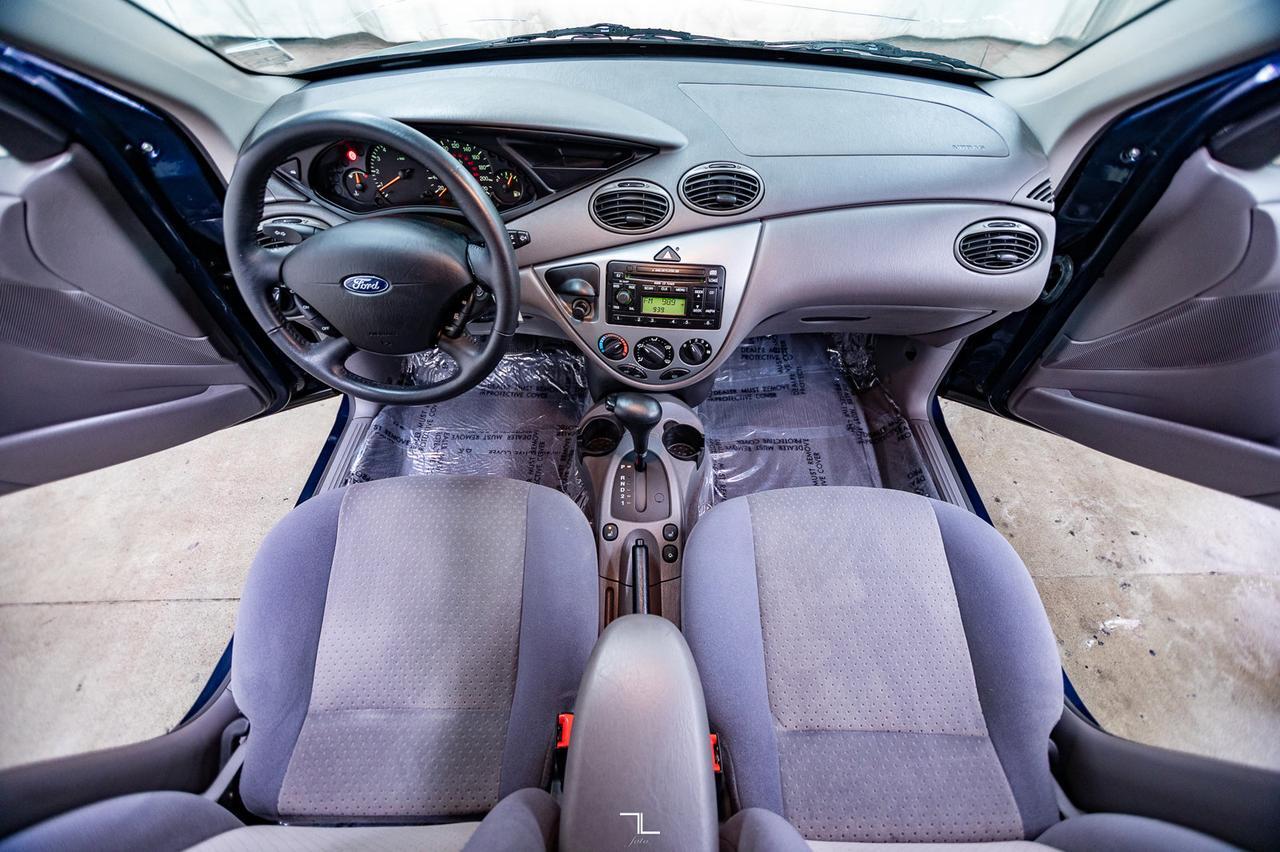 2004 Ford Focus ZTS Sedan Roof Red Deer AB