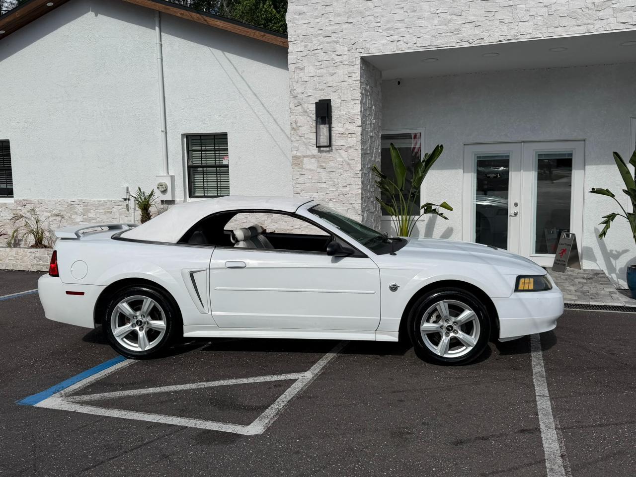 2004 Ford Mustang 2dr Conv Deluxe Jacksonville FL