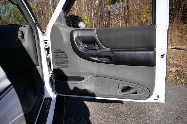 2004 Ford Ranger XLT / 4.0L V6 / Power Locks & Windows! High Point NC