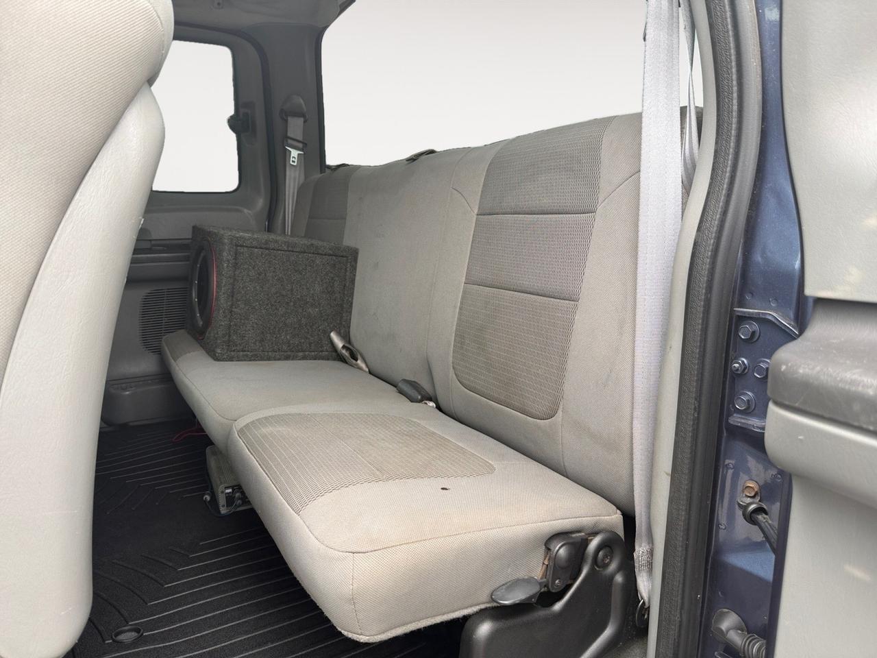 2004 Ford Super Duty F-250 XLT, BACKUP CAMERA, STEERING WHEEL CONTROLS, TAILGATE STEP, RUNNING BOARDS, TOW PACKAGE, POWER MIRRORS, ALL WEATHER FLOOR MATS, AUX, ADJUSTABLE PETALS, OLD BUT COULD BE NEW TO YOU! Norfolk VA