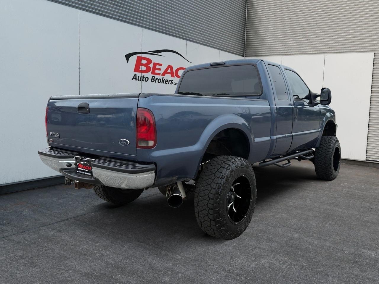 2004 Ford Super Duty F-250 XLT, BACKUP CAMERA, STEERING WHEEL CONTROLS, TAILGATE STEP, RUNNING BOARDS, TOW PACKAGE, POWER MIRRORS, ALL WEATHER FLOOR MATS, AUX, ADJUSTABLE PETALS, OLD BUT COULD BE NEW TO YOU! Norfolk VA