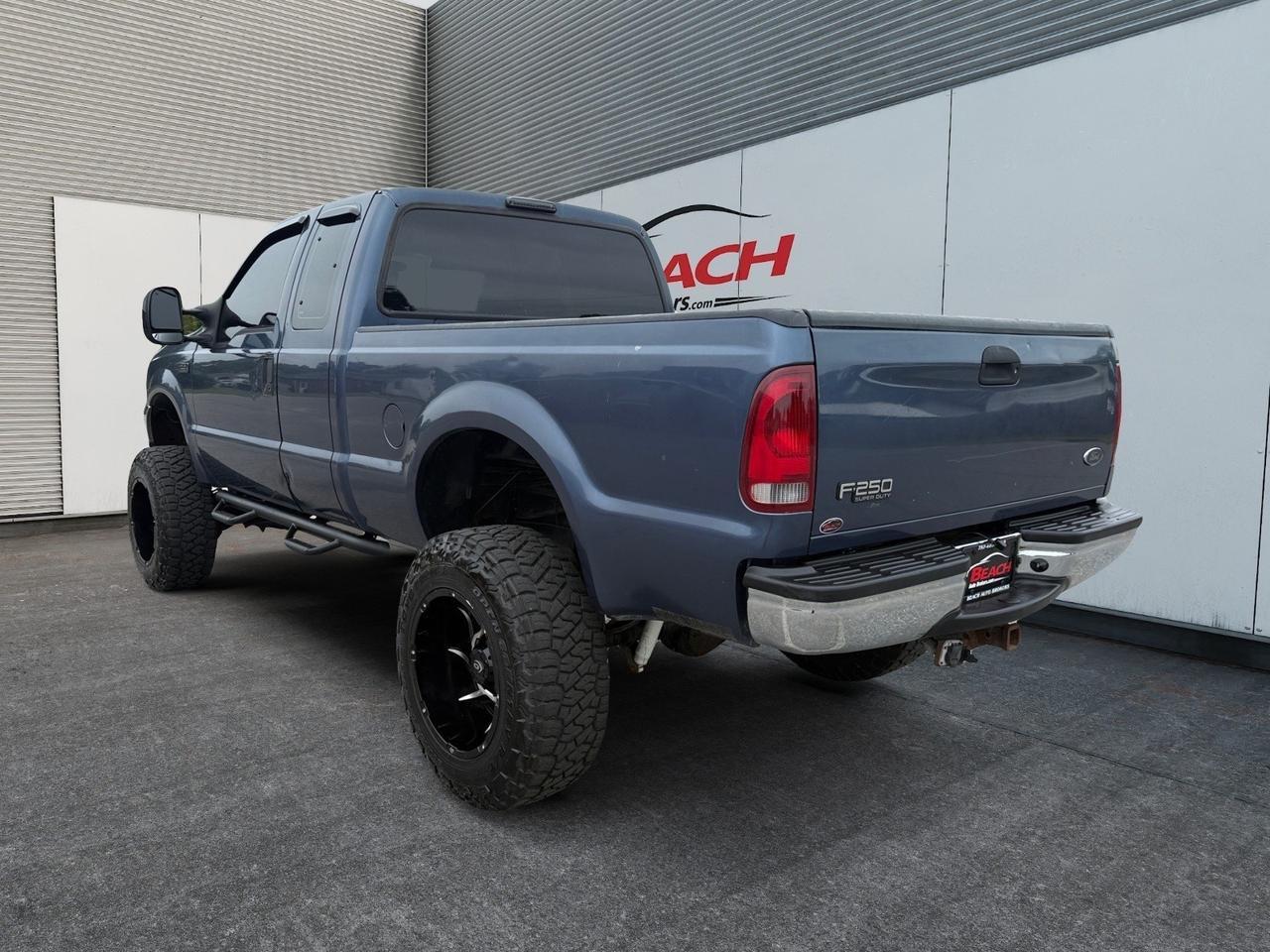 2004 Ford Super Duty F-250 XLT, BACKUP CAMERA, STEERING WHEEL CONTROLS, TAILGATE STEP, RUNNING BOARDS, TOW PACKAGE, POWER MIRRORS, ALL WEATHER FLOOR MATS, AUX, ADJUSTABLE PETALS, OLD BUT COULD BE NEW TO YOU! Norfolk VA