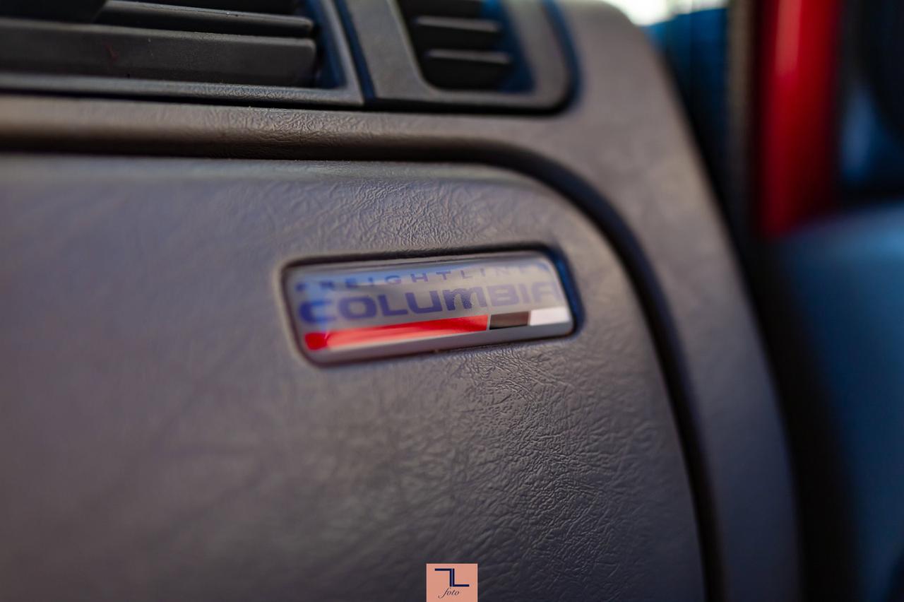 2004 Freightliner Columbia Tractor Sleeper Red Deer AB