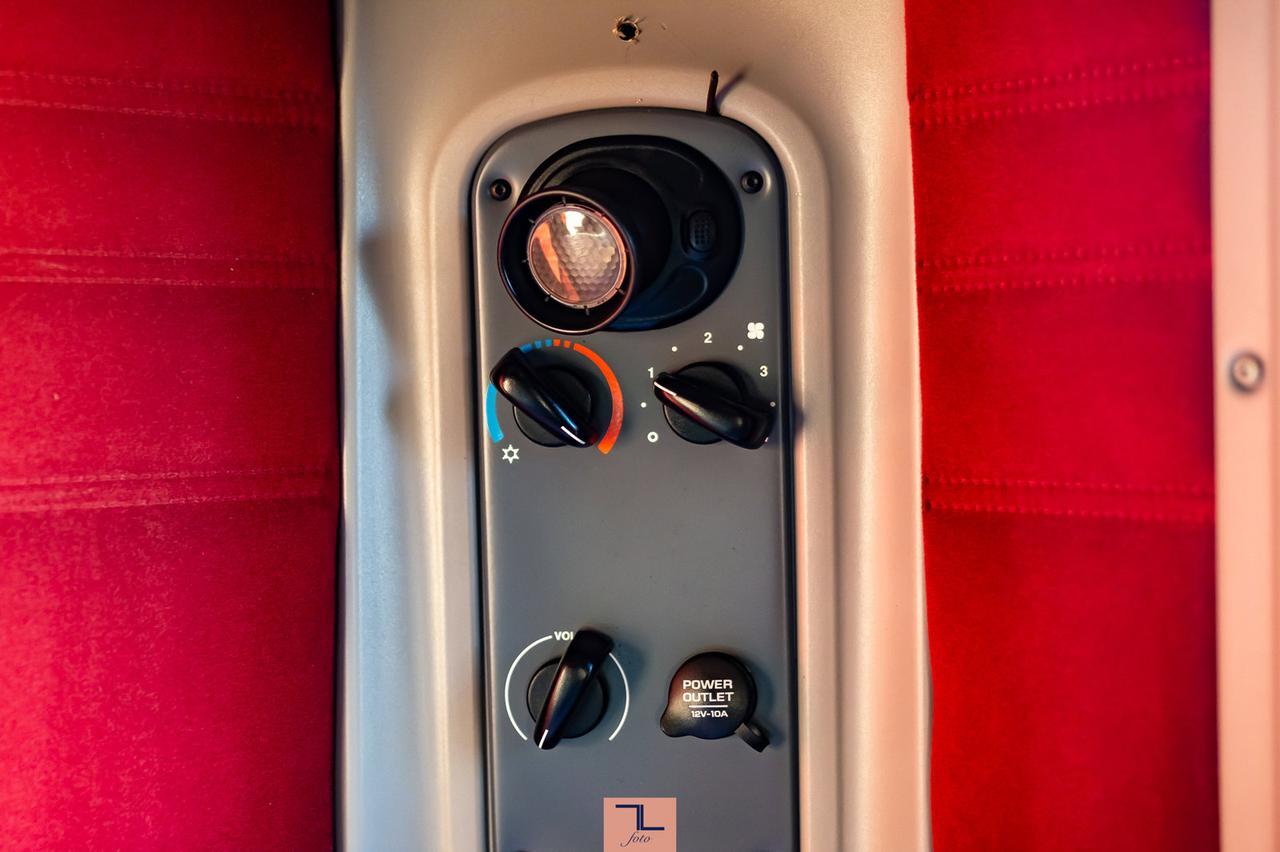 2004 Freightliner Columbia Tractor Sleeper Red Deer AB