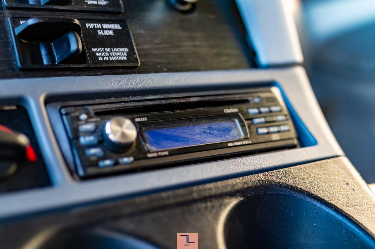 2004 Freightliner Columbia Tractor Sleeper Red Deer AB