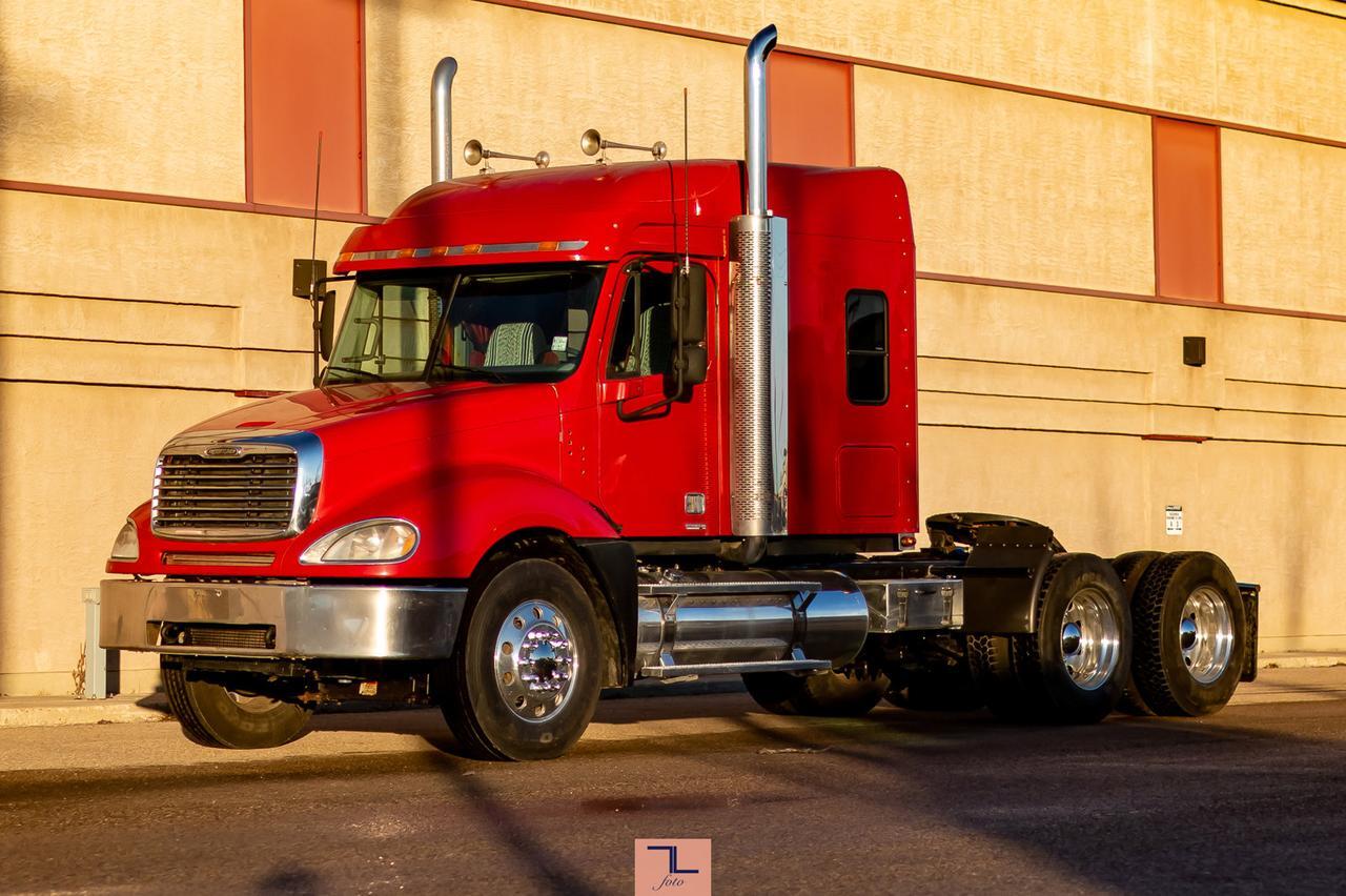 2004 Freightliner Columbia Tractor Sleeper Red Deer AB