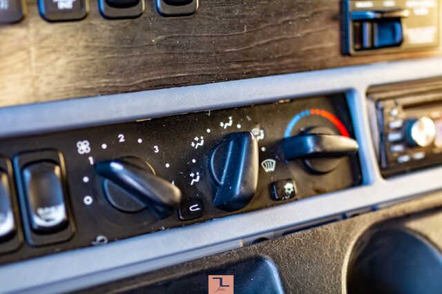 2004 Freightliner Columbia Tractor Sleeper Red Deer AB