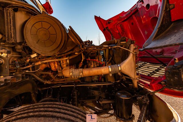 2004 Freightliner Columbia Tractor Sleeper Red Deer AB