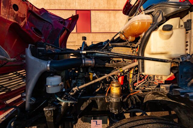 2004 Freightliner Columbia Tractor Sleeper Red Deer AB