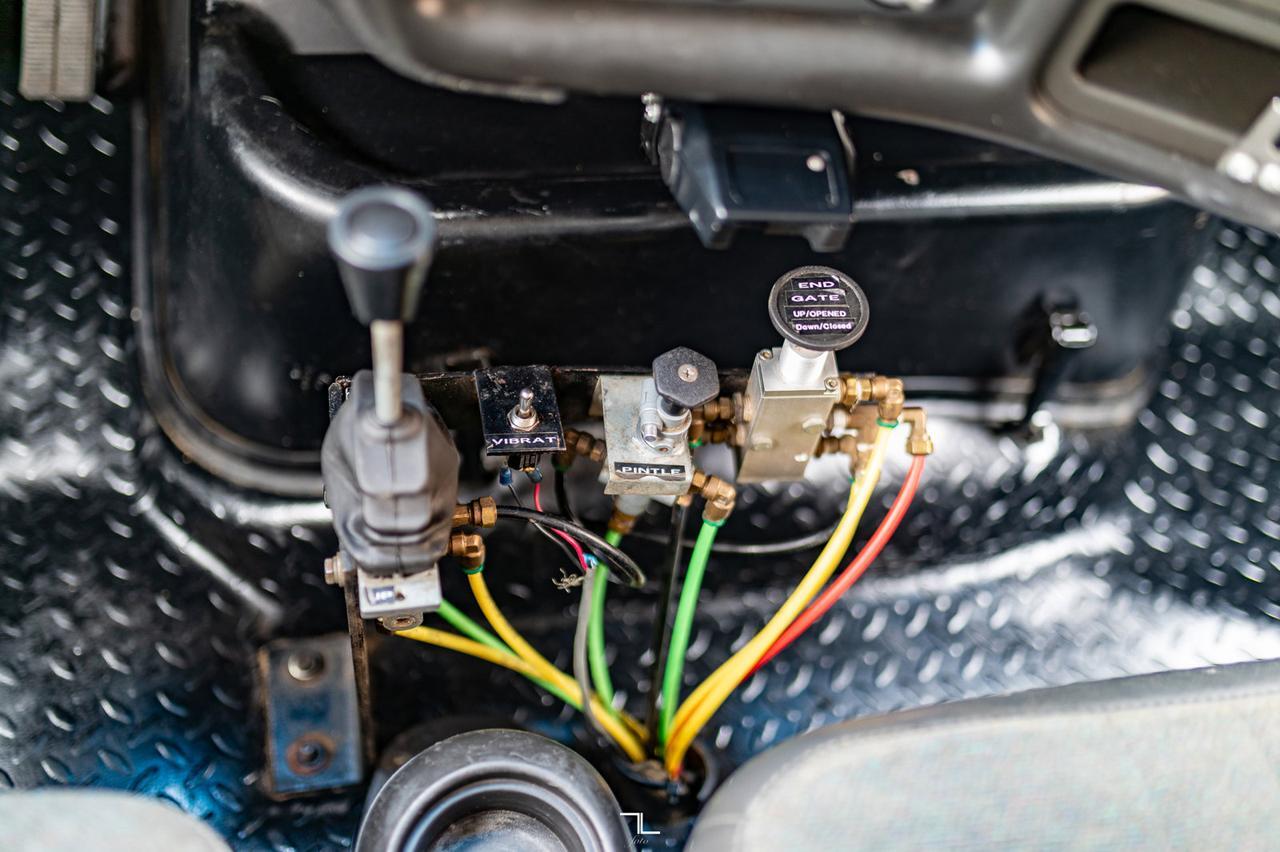 2004 GMC C7500 Dump Truck Diesel Red Deer AB