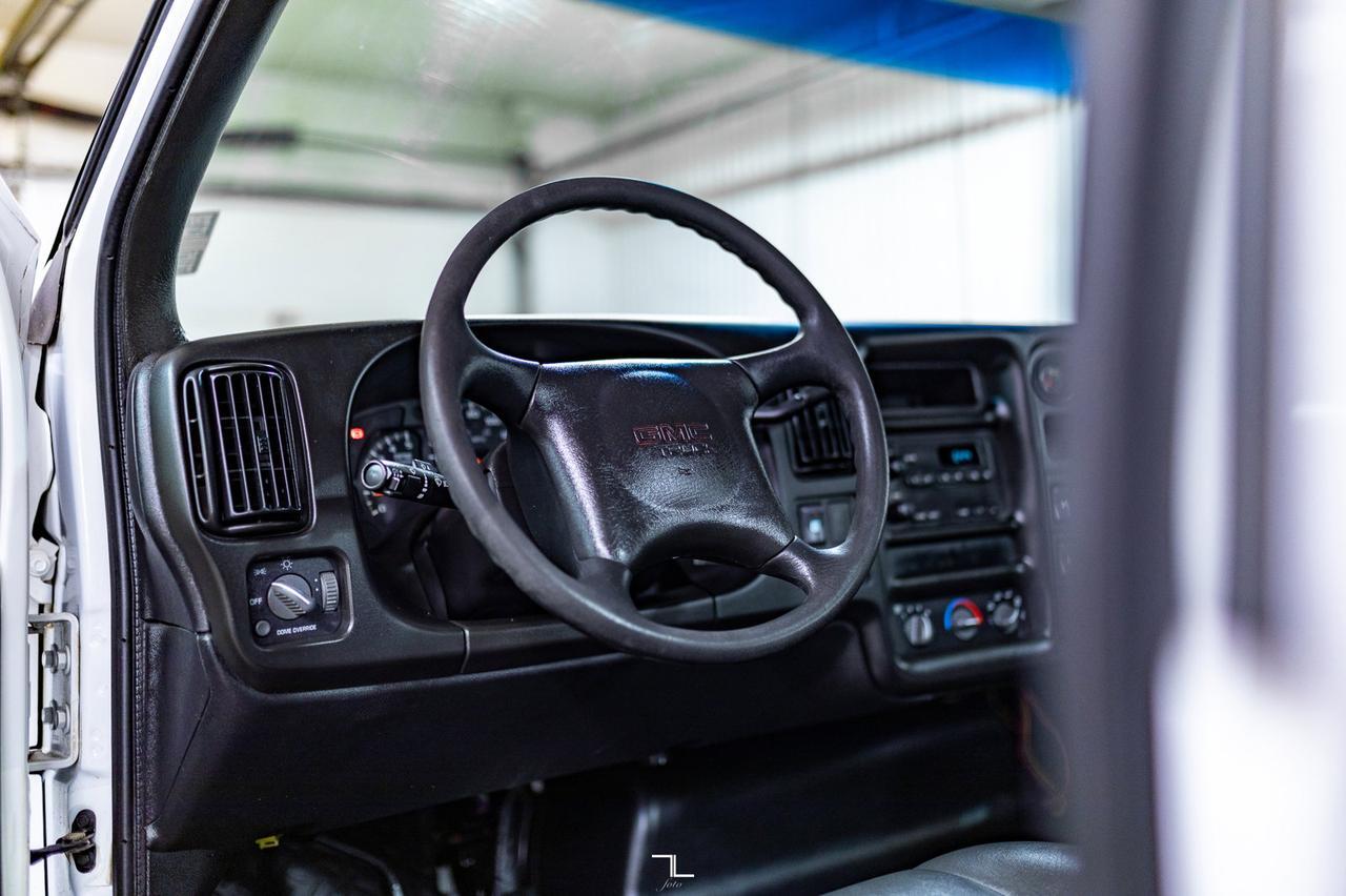 2004 GMC C7500 Topkick Reg Cab 12 Ft Dump Box Red Deer AB