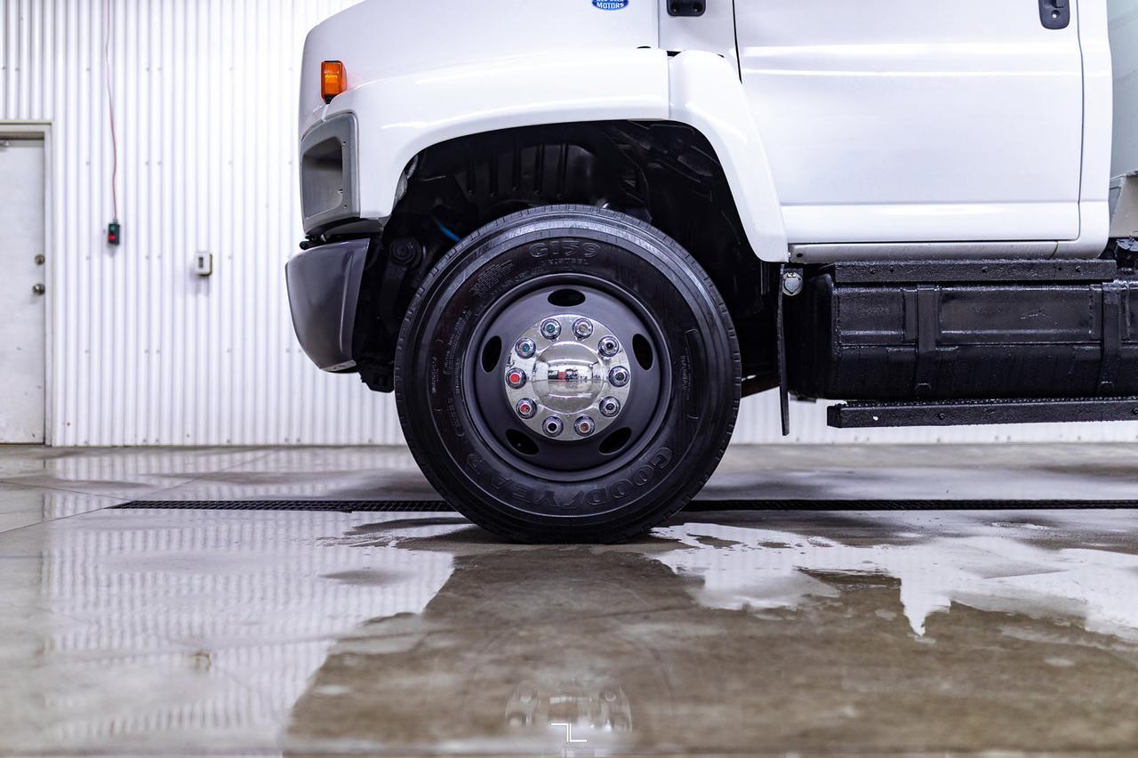 2004 GMC C7500 Topkick Reg Cab 12 Ft Dump Box Red Deer AB